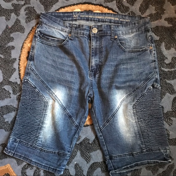 Milano Italia Jean shorts - Picture 3 of 3